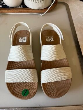 REEF Water Vista Sandals Womens 7 White Tan Slingback Waterproof